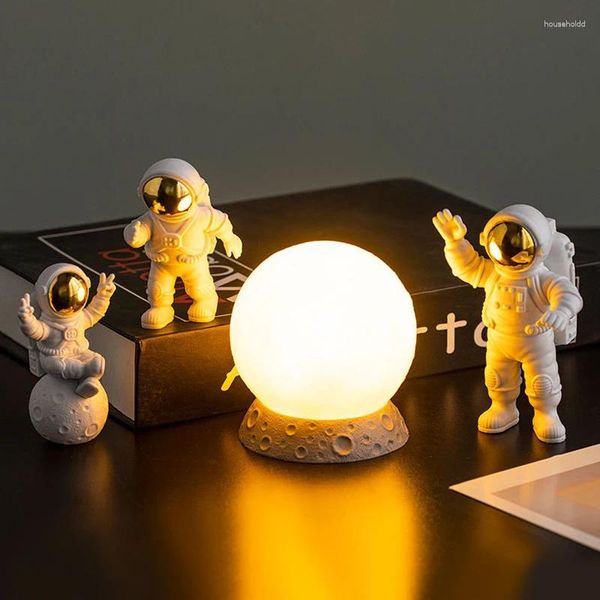 Luces nocturnas 3d Luna decoración del hogar luz figura de astronauta figuras de acción estatua de astronauta lámpara habitación estudio decoración de escritorio