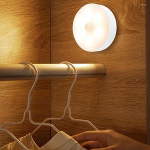 Luces nocturnas 4 Uds Sensor de movimiento inalámbrico dormitorio decoración luz 6 LED Detector pared lámpara decorativa escalera armario habitación iluminación