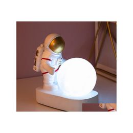 Veilleuses Astronaute Led Enfant Cadeau D'anniversaire Statue Lampe Décor Artisanat Chambre D'enfant Décoration De La Maison Accessoires Drop Delivery Lig Dhci8
