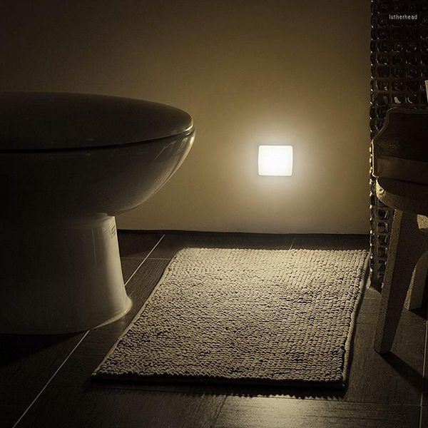 Luces nocturnas con pilas, luz LED con Sensor de movimiento inteligente, lámpara de pared para niños, mesita de noche para baño, escaleras, dormitorio, pasillo de casa