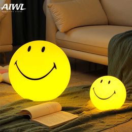 Nachtlichten Kerstmis decoratie Smile Face Huishoudig Kantoor Nachtlamp Oplaadbaar Slaapkamer Bedroom Ronde Led Mulitcolor Tafel Nachtlichten P230331