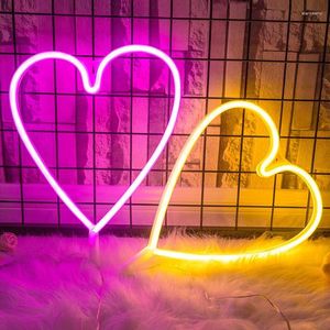 Nachtverlichting Creatief LED-neonlichtbord LIEFDE HART Bruiloft Decoratie Verjaardag Thuis Raamdecoratie Lamp Cadeau