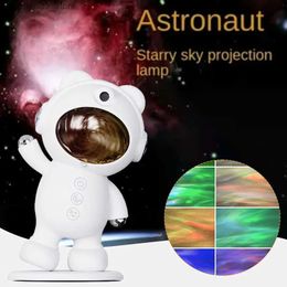 Luces nocturnas Lindo 5W Little Bear Starry Sky Lámpara 360 Rotación USB Astronauta Northern Night Light 2023 Galaxy Proyector Luces para niños Habitación Q231114