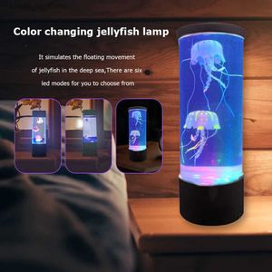 Veilleuses fantaisie USB/alimenté par batterie méduse réservoir d'eau Aquarium lampe LED couleur changeante chevet pour la maison chambre décoration enfants cadeaux YQ231127