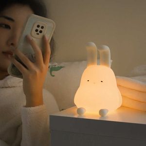 Nachtlichten Gevouwen Ear Bunny Night Light USB Oplaadbare baby Sleep Pats Licht Lichte Silicone Ambient Lamp voor ophangen en staan ​​P230325