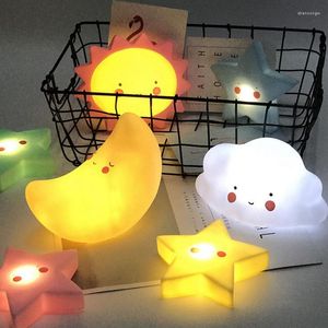 Luces nocturnas INS LED Sun Moon Stars Iluminan la lámpara del dormitorio de juguetes para bebés que duermen en la sala de estar decorativa