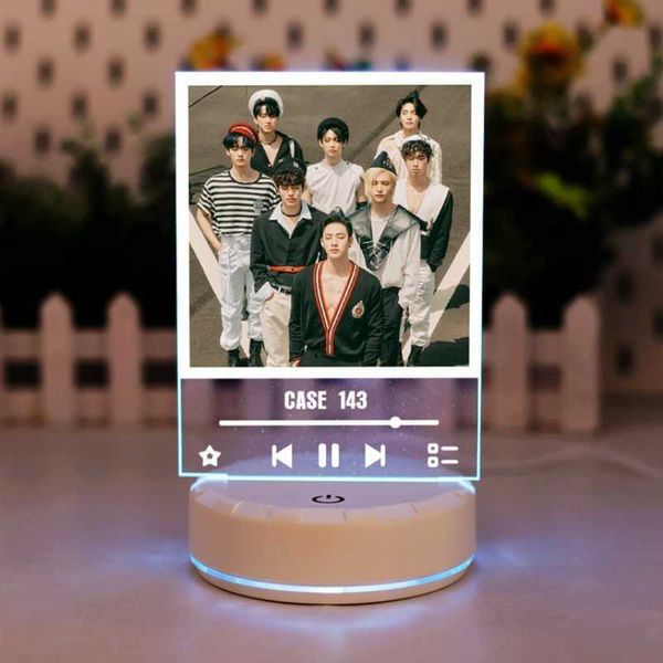 Luces de noche Kpop Stray Kids Acrílico USB LED Luz de noche Lámparas decorativas de anime para dormitorio Sala de estar Decoración del hogar Lightstick Fan Regalos P230331