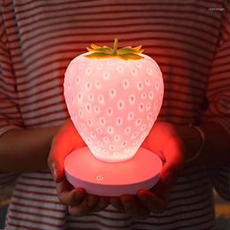 Veilleuses LED Silicone fraise lampe enfants forme amusante doux veilleuse USB charge tactile interrupteur Luminaria cadeau d'anniversaire