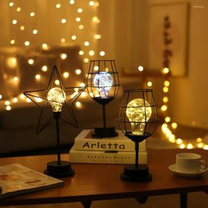 Nachtlichten LED TAK LAMPEN Romantisch retro holle ijzeren kunst Pentagram Wijnglas Vorm Licht voor thuisslaapkamer Decor