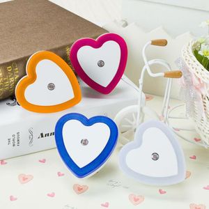 Veilleuses LED sans fil capteur lumière Mini coeur forme lampe pour enfants enfants salon chambre lanterne 110V 120V