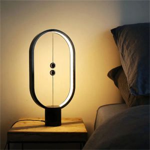 Nachtlichten Magnetische balans Lamp Droom Noordse creatieve tafellamp Bedroom Bedder Licht Valentijnsdag Huwelijksgeschenk