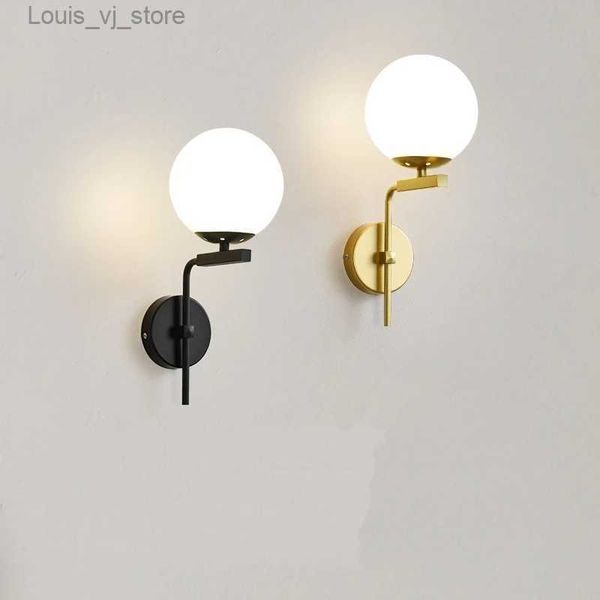 Luces nocturnas Lámpara de pared LED moderna Luz nocturna de hierro Lectura al lado de la lámpara Escaleras para el hogar Aplique de loft vintage Luces de pared Bola de cristal Oro Negro E27 YQ231214