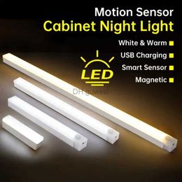 Veilleuses Capteur de mouvement veilleuse USB lampe à LED sans fil 100mm/200mm/300mm/500mm blanc chaud lampe garde-robe aimant lampe ampoules YQ240207