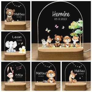 Nachtlichten Gepersonaliseerde baby geboorteavond licht aangepaste naam dieren olifant leeuw met USB houten basislampje voor slaapkamertafel regenboogdecor P230325