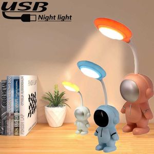 Luces nocturnas Luz de noche recargable USB portátil Luz de noche de astronauta no deslumbrante Amplia aplicación Lámpara de escritorio LED de color aleatorio P230331