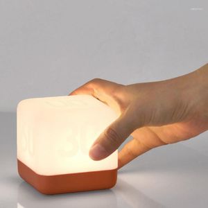 Luces nocturnas Simple y moderno, luz con temporizador, cubo LED recargable por USB, lámpara de mesa pequeña ambiental, dormitorio, compañero de noche, sueño