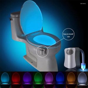 Luces nocturnas Smart PIR 16 colores Sensor de movimiento Luz de asiento de inodoro impermeable para tazón Luminaria lámpara colgante tipo WC Ligh