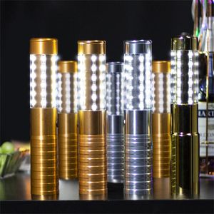 Nachtlichten Thrisdar Flashing Champagne Wine Strobe Electronic Parkler Flash Bottle Stick voor bruiloftsfeestbar KTV Decornight Nightnight