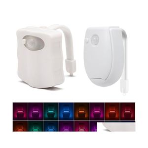 Luces nocturnas Luz nocturna para inodoro 7/8/16 colores Smart Pir Sensor de movimiento WC Asiento Luces LED Luz de fondo impermeable para baño Bowl Ind Ot1Nj