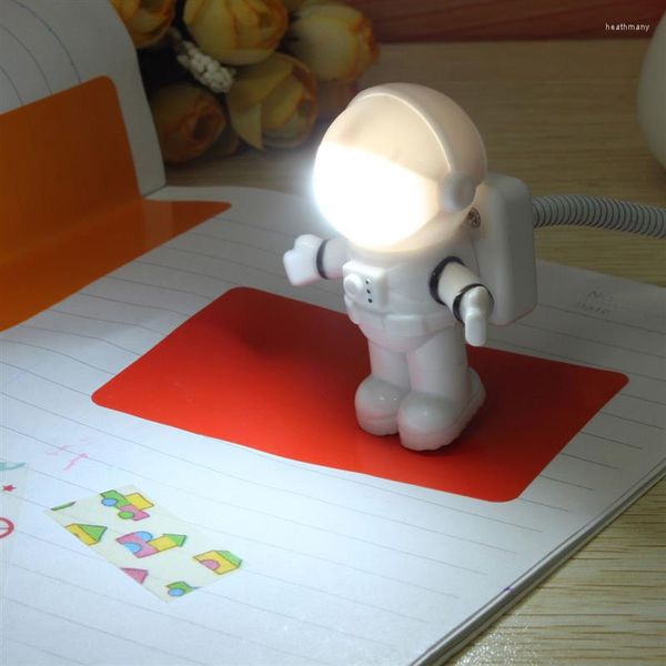 Luces nocturnas USB Astronauta Luz LED Libro creativo Computadora Regalo Moderno Minimalista Lindo 2023