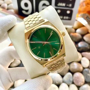 Nixo Fashion Couple Watch Retro Square Dial Small Gold Watch Mentes et femmes Hip Hop Steel Band Watch2611