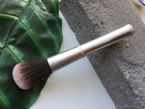 NK Blush Brush Maquillage Outil Naturel Lumière Couleur Rouge Surligneur Maquillage Brosse Tige En Métal