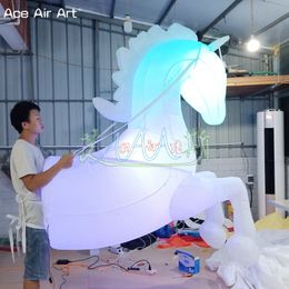 Sin batería 2,5 m H evento inflable caballo disfraz modelo blanco caminar LED Animal vestido para desfile actuaciones