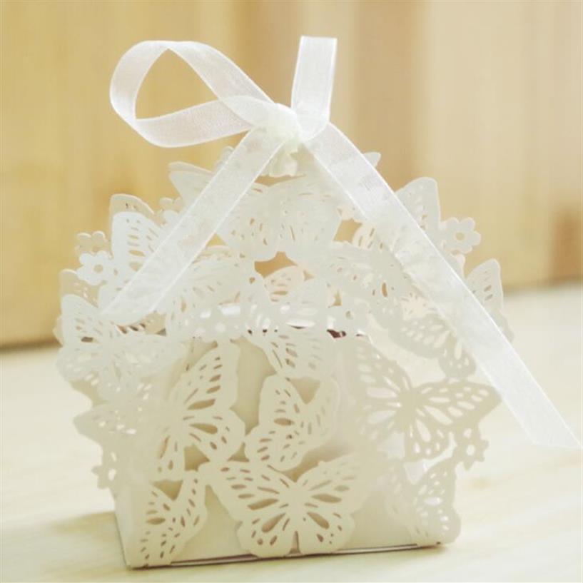 Noble faveurs et cadeaux décor de mariage évider papillon papier boîte à bonbons pour les invités événement fête fournitures 100pcs lot242U