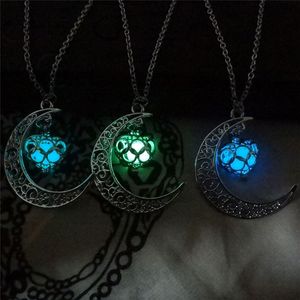 Luna Corazón Collar Noctilucence Resplandor en la oscuridad Aceite esencial Difusor Collar Medallones Cadenas Colgante Joyas para Mujeres Niñas