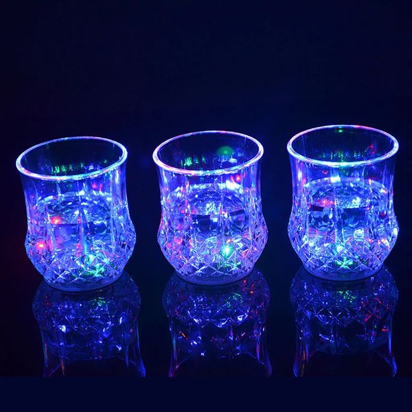 NOENNAME_NULL VERRES DE BEAT TUP DRAGON LED INDUCULAIRE COULEUR ARRAIN-COLLE FLIGNAGE LUMIÈRE GLOW MUGS POUR PARTIE 240422