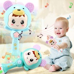 Noisemaker Toys Light Baby Vocal Rammelaars Mobiles Veranderen met het ritme LED Gloeiende handrammelaar Muziek Zandhamer Zachte bijtring Babyspeelgoed 230628