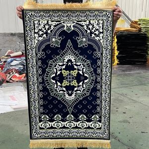 Niet-slip flanellen tapijt voor moslimgebed zacht draagbaar reisgebeden tapijt aanbidding knielen reliëfvloer tapijten ramadan tapijt 240424