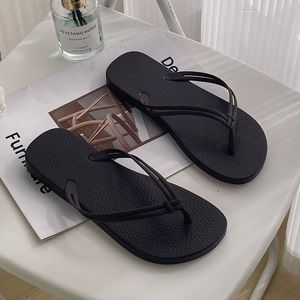 Tongs non glissés-flipples d'été femelles wear bath décontracté 2024 chaussures de plage couples de mode clip-on sandales 900 990