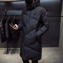 Veste à capuche de haute qualité des hommes de haute qualité Black Fashion Hiver Men de marque 2023 Parka épaisse chaude et longues 231227