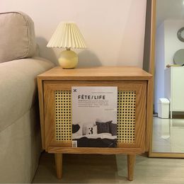 Table de chevet nordique en bois massif, meubles de chambre à coucher, armoire de rangement en rotin d'hôtel, petite armoire familiale simple pour magazines