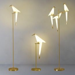 Nordic vogel vloerlamp Creatieve Acryl Duizend Papier Kranen stand Vloerlamp Voor Home Decor Goud voor woonkamer staande234r