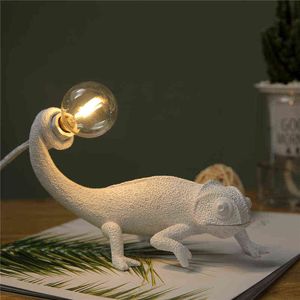 Nordic Chameleo Lizard Desk Light Modern Led Led Resin Animal Chameleon Tafellamp Kinderen Slaapkamer Bedide Deco -verlichtingsarmaturen H220423