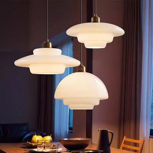 Nordic Cream Wind Milk Glass Art Pendant Lights LED E27 Assillatures modernes