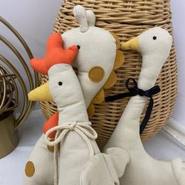 Nordic mignon kawaii peluche poupée jouet oie bite girafe complémentable à croas