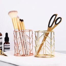 Nordic Gold Metal Iron Makeup Pen Opslagmand Office Desktop Sundroges Make -upborstels Holder Tabel Cosmetica Organisator Rack