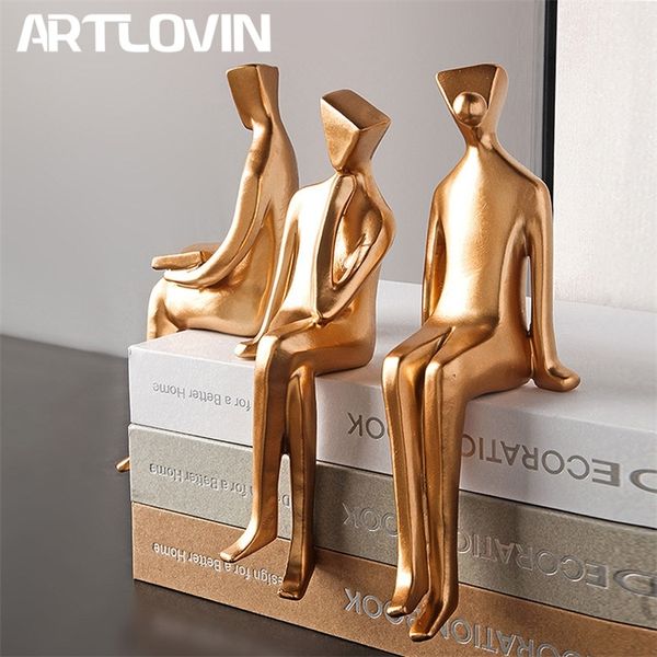 Figurines de personnage de famille d'or nordique Résine Personnes Or Artisanat Décorations de salle de bureau Ornements de bureau Amoureux Cadeau de mariage 220518