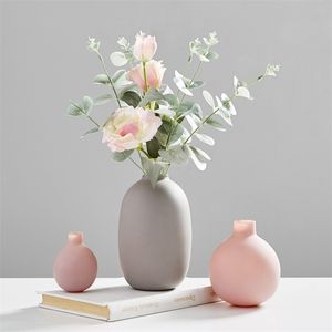 Accessoires de décoration nordique pour la maison Vase en céramique moderne Vases à fleurs pour les maisons Vases pour fleurs Salon Décoration Tabletop 210409