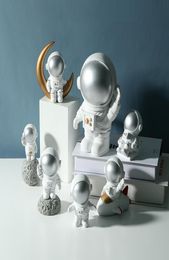 Nordic Kids Room Decor Decor Resin Astronaut Ornement Ornement Resin Spaceman Figurine Decor for Baby Boy Children Room Living1815668