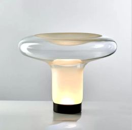 Lámpara de mesa LED nórdica diseñador de vidrio luces de escritorio simples para la sala de estar Estudio de dormitorio creativo junto a lámparas