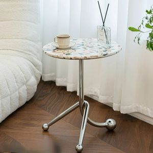 Nordic Light Luxury Terrazzo Table à thé: salon SOFFA TABLES SIDERS TRIANGLE CRÉATIVE SOUTIEN la petite table ronde simple Design
