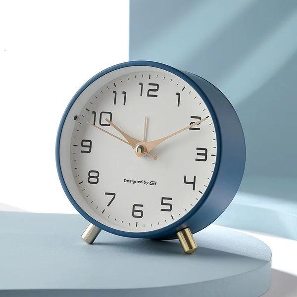 Réveil de luxe nordique muet pour enfants, horloge de Table de bureau pour enfants, chambre à coucher, salle d'étude, horloge Simple en métal givré 240106