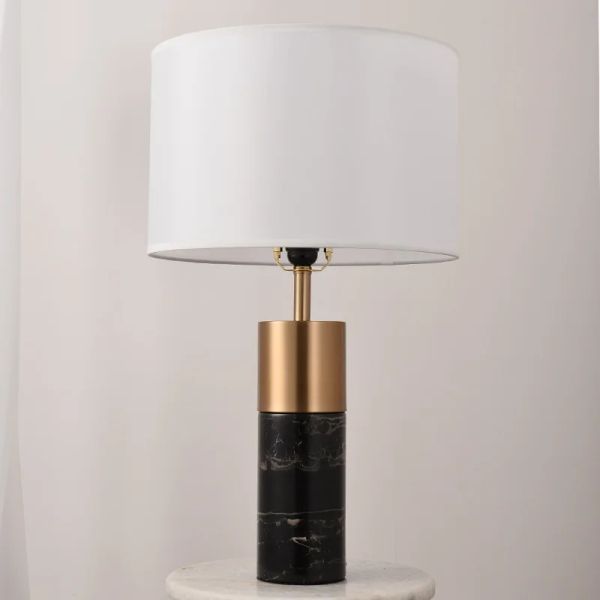 Lampe de bureau en marbre de luxe nordique personnalité créative lampe de chevet de chambre à coucher rétro villa salon lampe de bureau décorative postmoderne