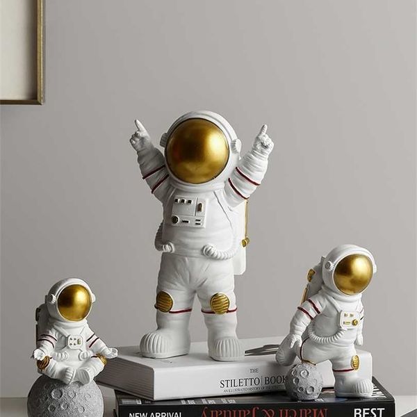 Nórdico moderno astronauta figuras en miniatura resina artesanía hogar hada jardín escritorio decoración artículos de decoración accesorios de habitación 211101