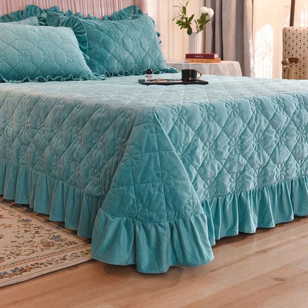 Cubierta de camas de terciopelo calentado acolchado nórdico