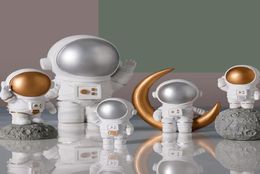 Nordique résine créative astronaute Sculpture Figurine magasin artisanat bureau décoration de la maison accessoires moderne anniversaire cadeau dessin animé Y01074950012